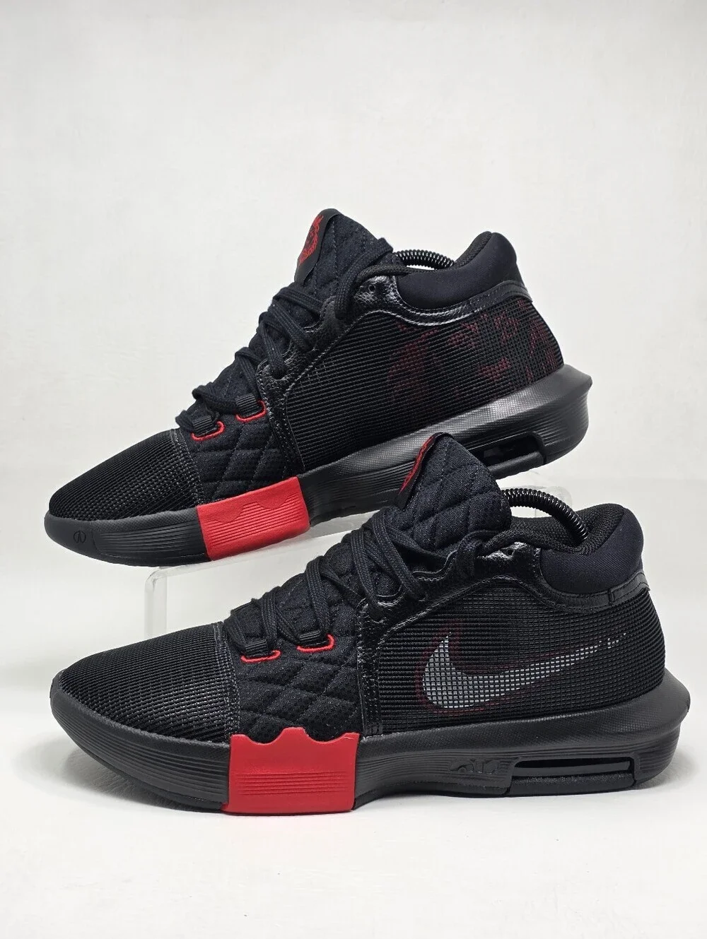 Nike LeBron James Witness 8 Black / University Red Sneakers Men’s Size 11 New